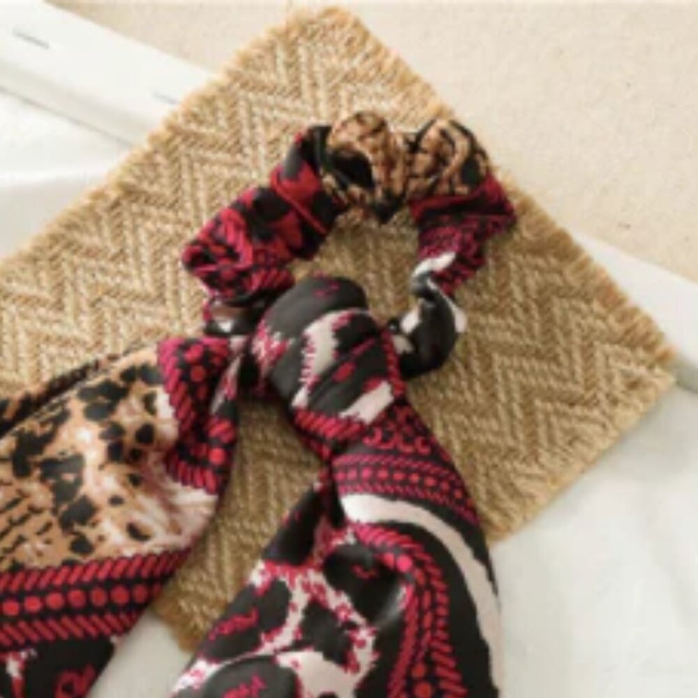 NWT Marta Scrunchie Bow Red Snake Print Hair Tie - Picture 2 of 5